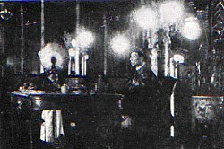 Vua Khai Dinh Dung Bua