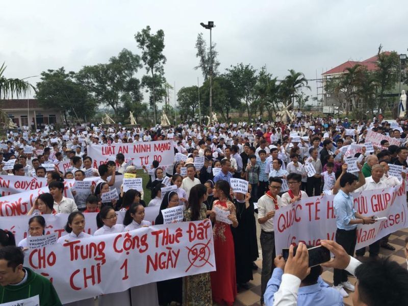 bieu tinh pgiao phan Vinh TNCG
