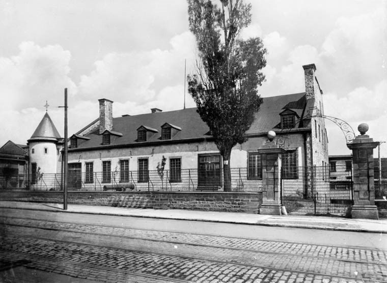Chateau Ramezay Montreal