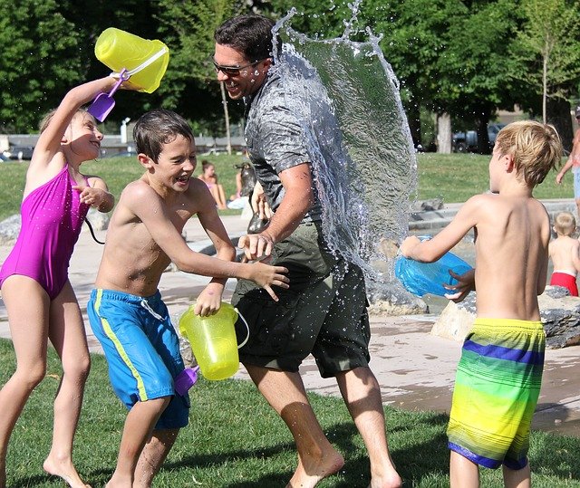 water fight 442257 640