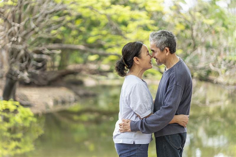 love istock 2198377974