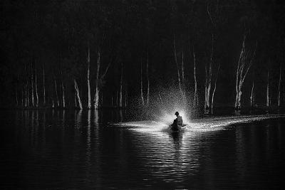 mua nuoc noi nguyen hoang nam