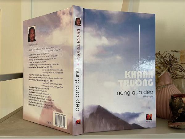 z 0 bia sach nang qua deo khanh truong