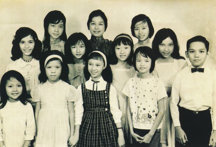ca si mai huong 02