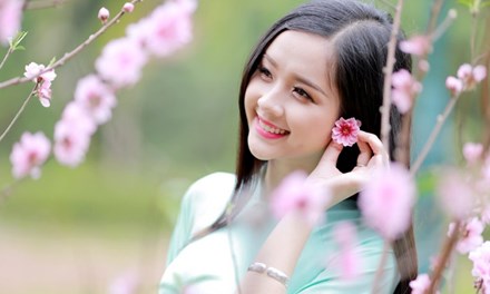 nu cuoi toa nang 1