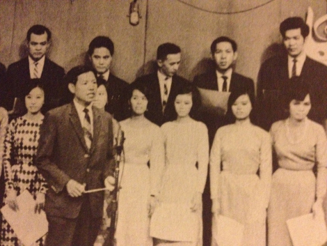 hoang trong va ban tieng to ong